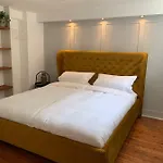 Boutique Gaestehaus Guestel * קרמס אן דר דונאו